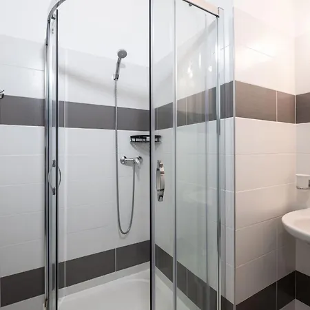 Hotel Metropol Cb 3*