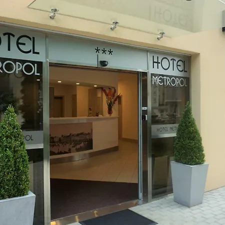 מלון Metropol Cb